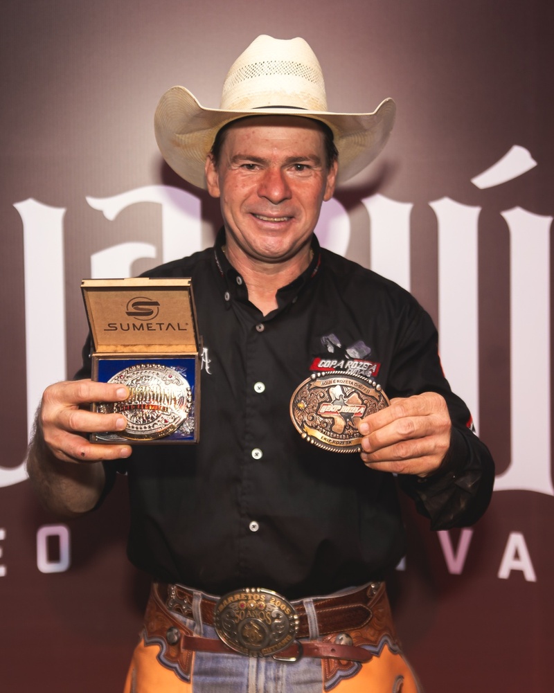 1=IzY6cTNwkDOmpjci5SbvNmLzdXZuVGdhRWZoRHQvRXY052bjpjN2kTO2AjM0MjOnVGcq5ydvxGMzUGOzYWOiZWNwIjN2EDNlBDN2EWNlVGOyQGM0EWMwYkMlEWMwYkMlEjM4gTMGJTJwUTO3kjN3QzNy8VL1ETLf9VLwITLfpzM Jorge & Mateus, Luan Santana e Wesley Safadão comandam a segunda noite da 36ª edição do Jaguariúna Rodeo Festival